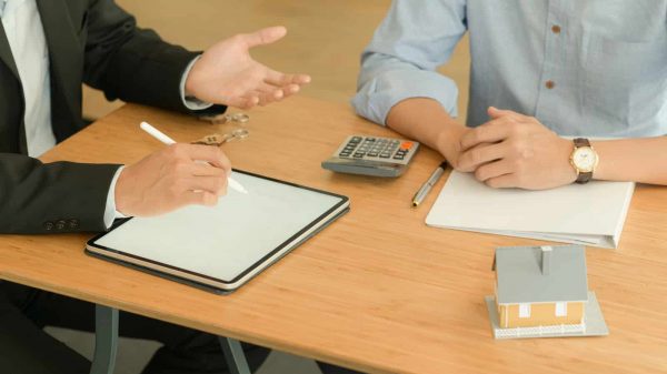 Hybrid Long Term Care Life Insurance - Pros and Cons